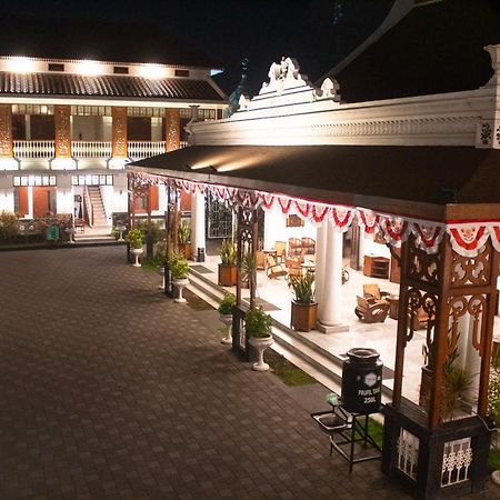 Daroessalam Syariah Heritage Hotel Pasuruan Εξωτερικό φωτογραφία